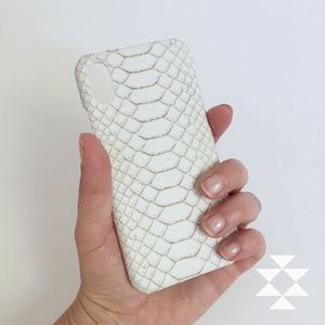 White Snake Skin Pattern iPhone Case X